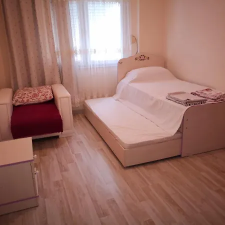 Alanya'Nin Merkezinde Esyali Kiralik Daire * Алания