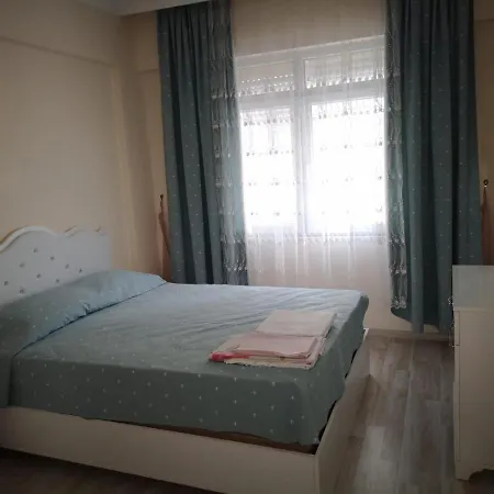 Alanya'Nin Merkezinde Esyali Kiralik Daire Алания