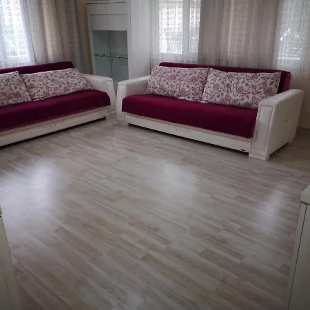Alanya'Nin Merkezinde Esyali Kiralik Daire Апартаменты