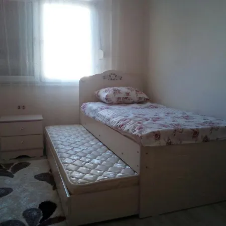 Alanya'Nin Merkezinde Esyali Kiralik Daire Алания